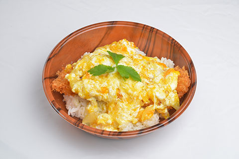 かつ丼 690円